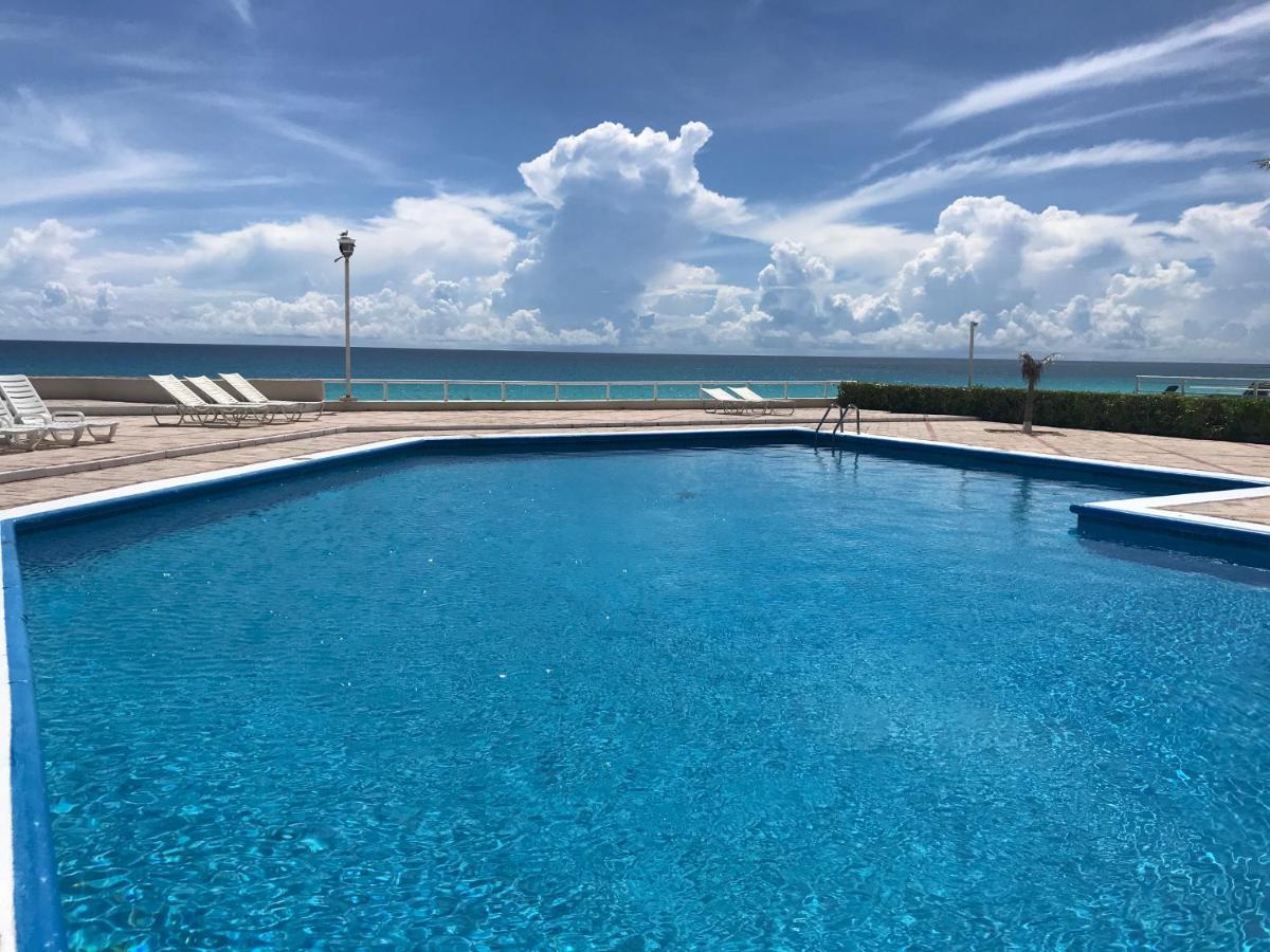 Brisas Beach & Ocean Front Vacation Apartments Cancun Zona Hotelera Exterior photo