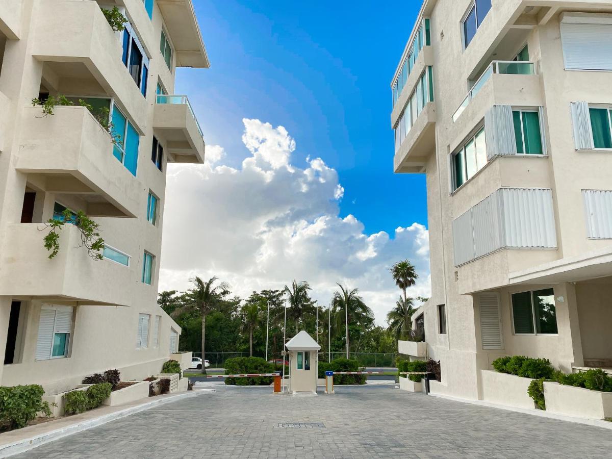 Brisas Beach & Ocean Front Vacation Apartments Cancun Zona Hotelera Exterior photo